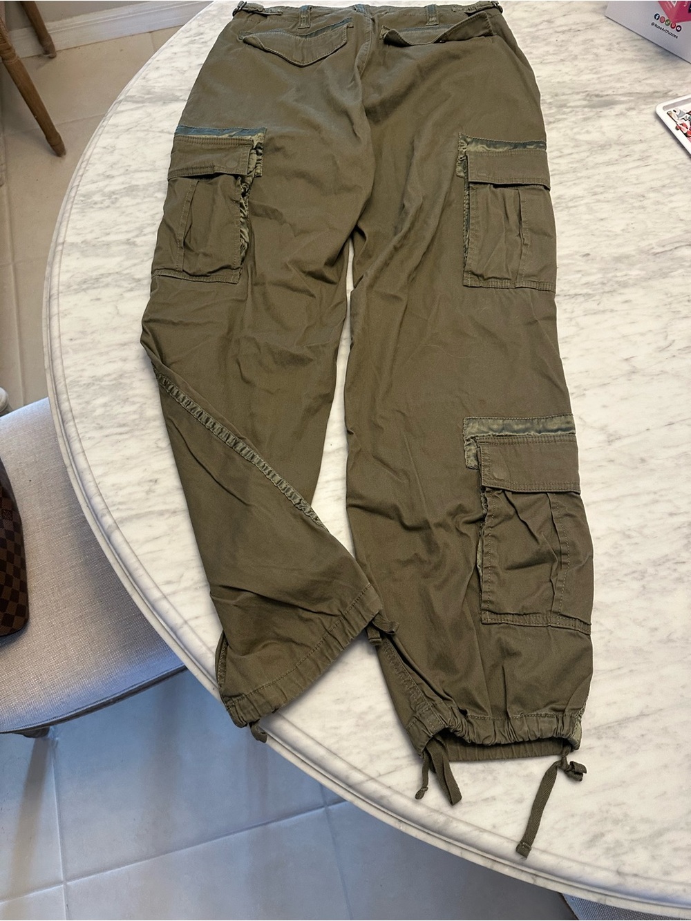 Abercrombie & Fitch Olive Cargo Satin Trim Pants Size 30/10 - Picture 7 of 11